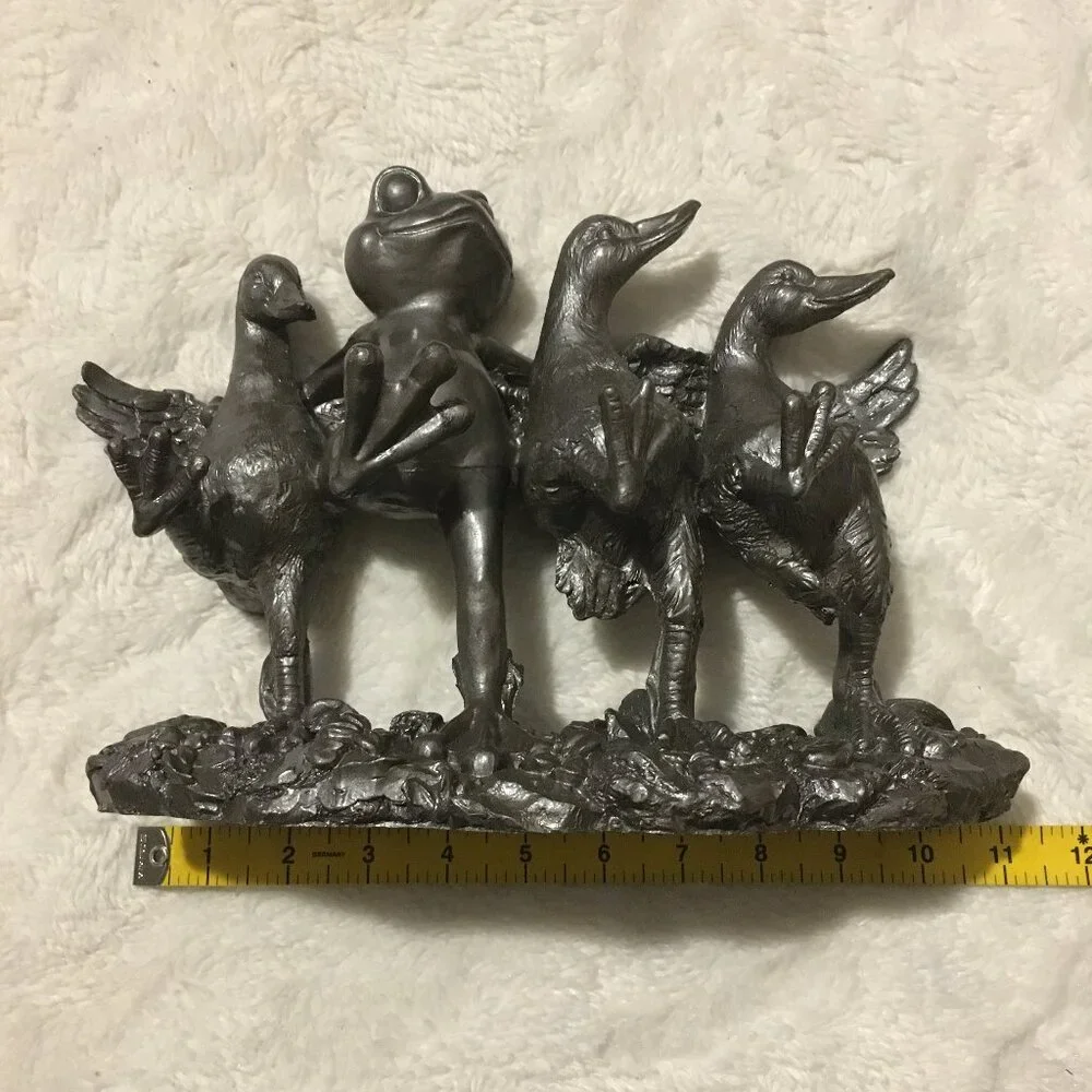Vintage Gunmetal Grey Frog & Ducks Garden Statue Dancing Can-Can Line Kitsch - Picture 10 of 12